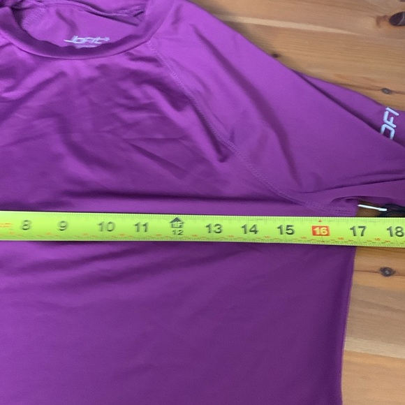 Jofit NWT Performance Wear Top w UPF 50, long sleeve w holes for your thumb - Picture 6 of 10